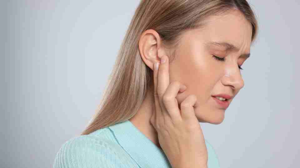 Do Earwax Removal Kits Actually Work? A Pharmacist’s Perspective